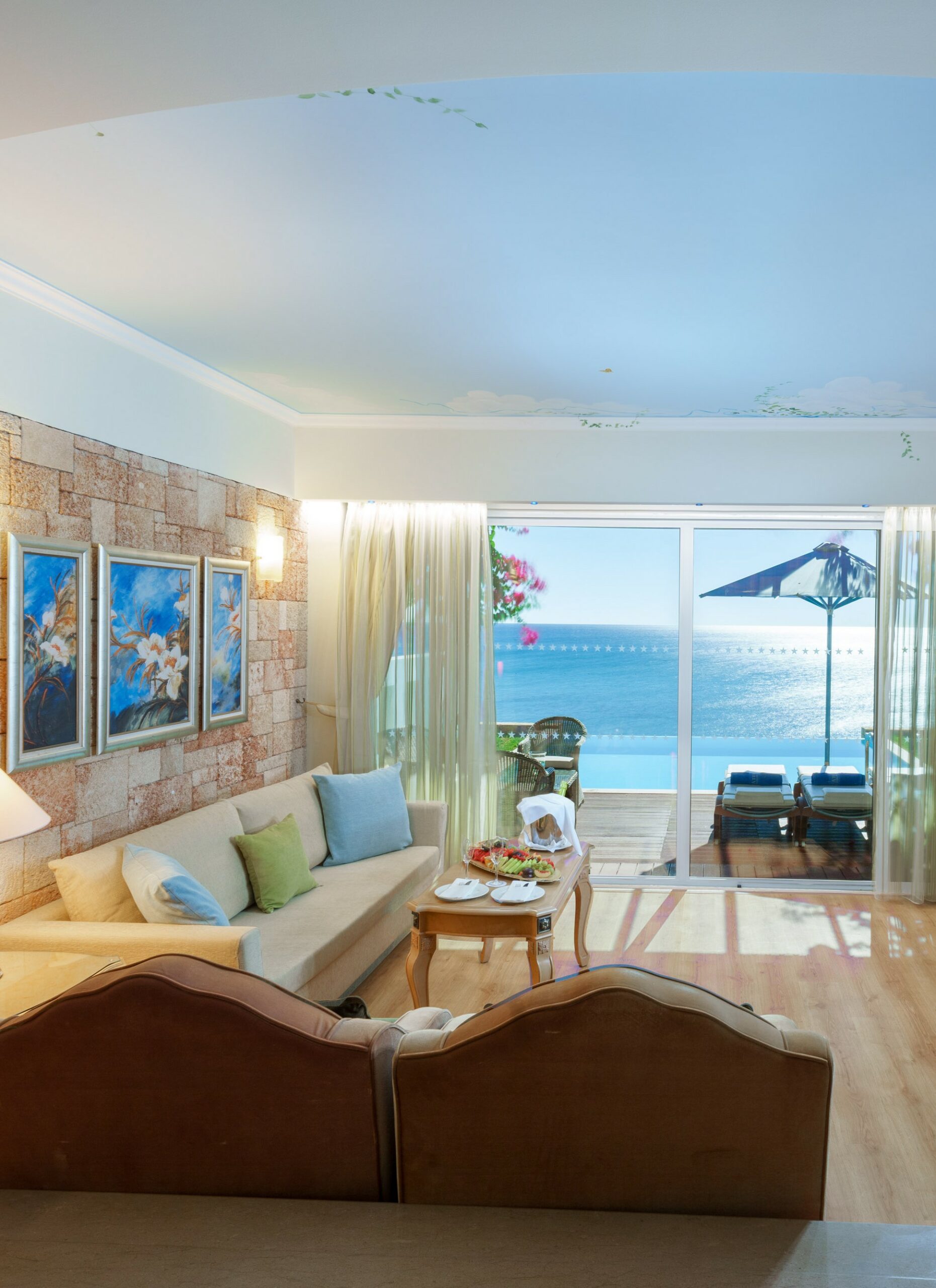 Platinum Beach front Junior suite with privait pool_mob
