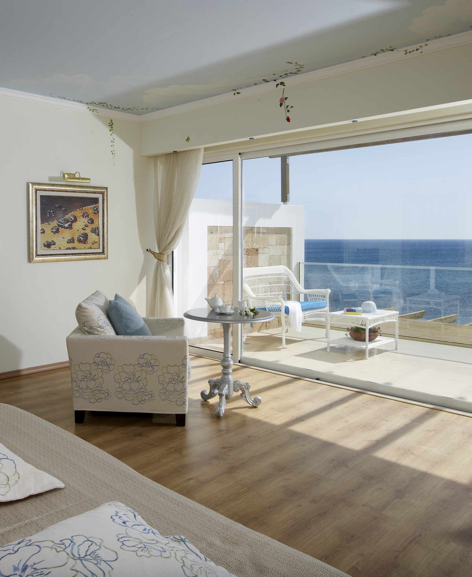 beach room sea view_mob