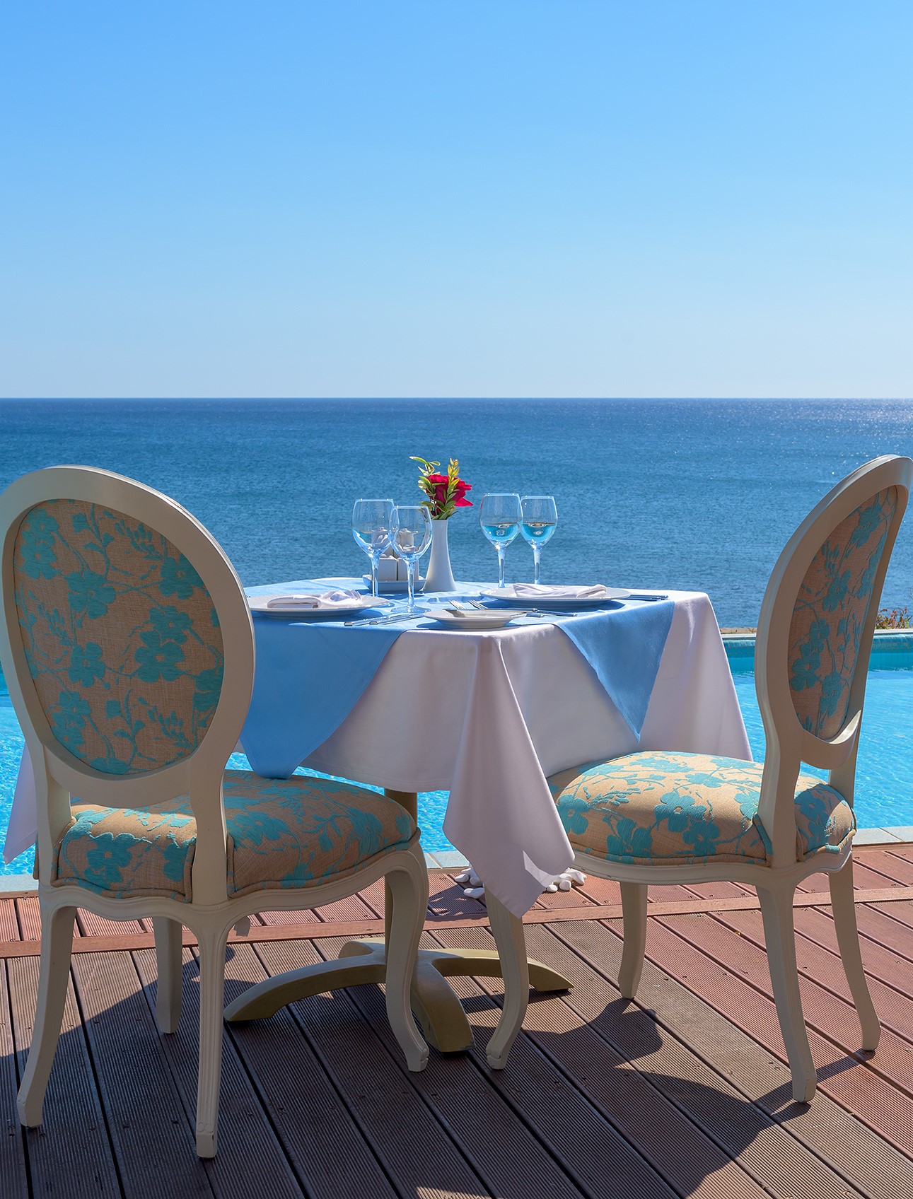 Thalassa-Restaurant-2_mob