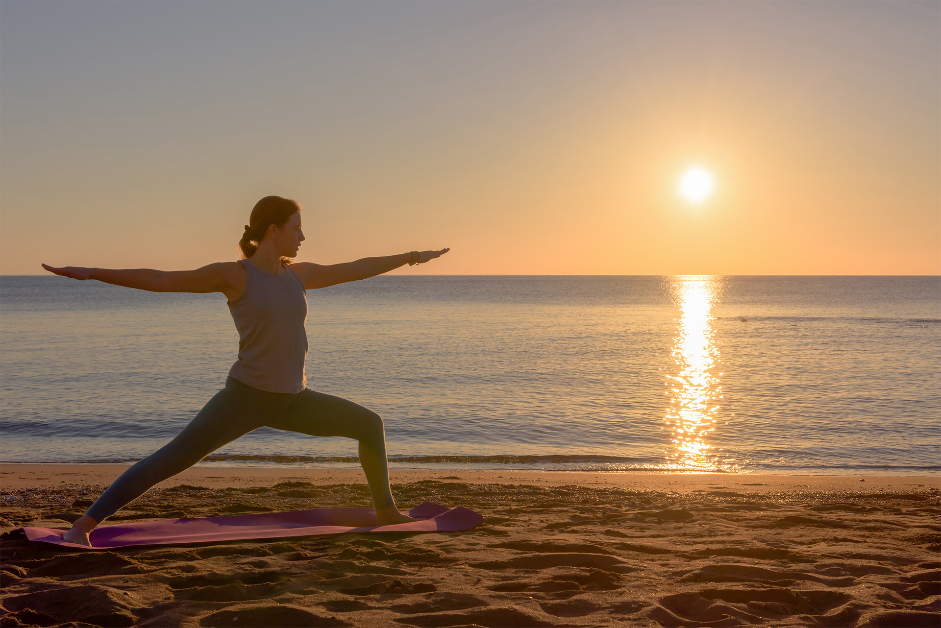 Strand-Sonnenaufgang-Yoga-2_Hi-Res