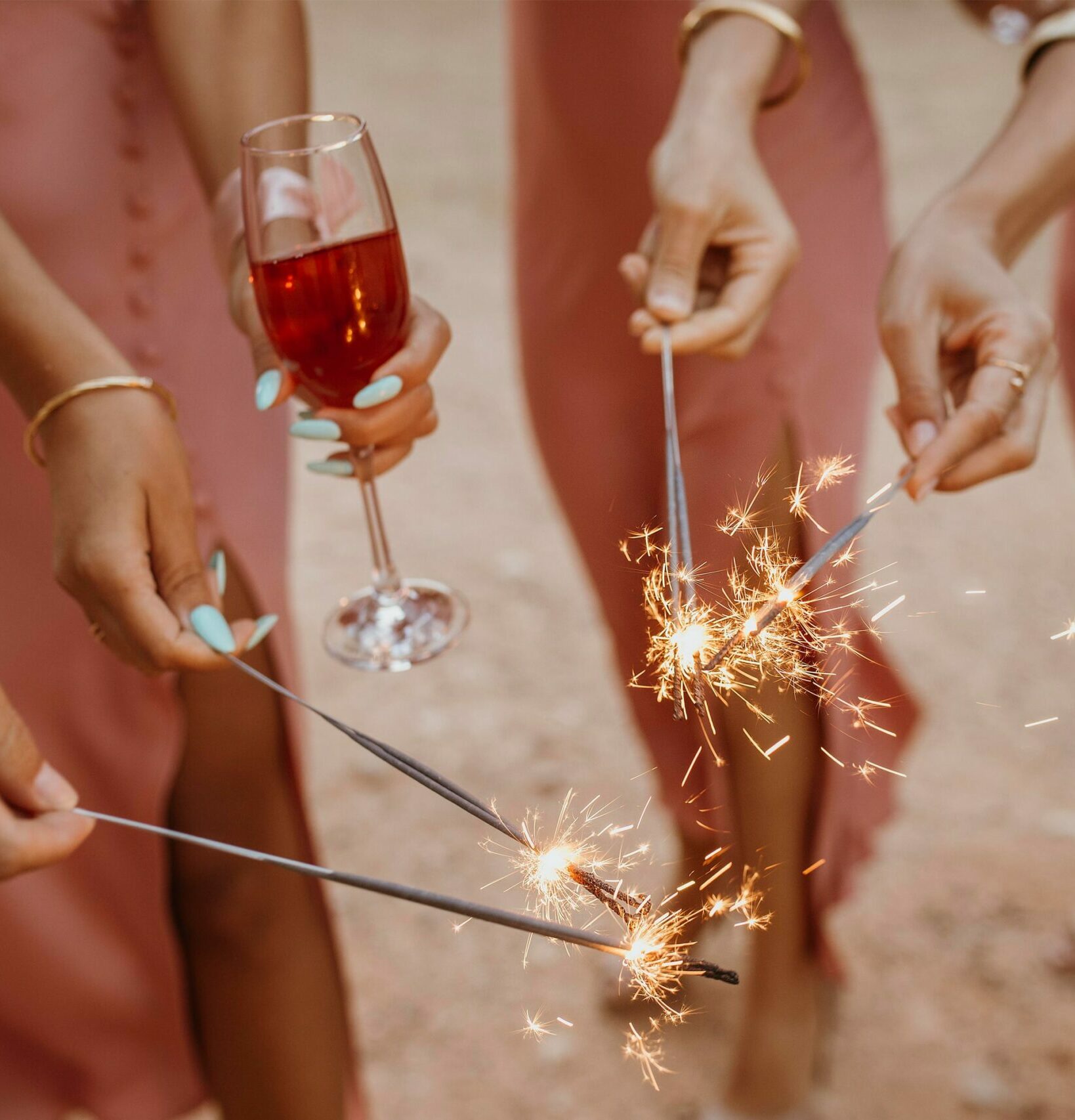 Brautjungfern-schöne-Kleider-für-die-Hochzeit-im-Freien(1)7-min