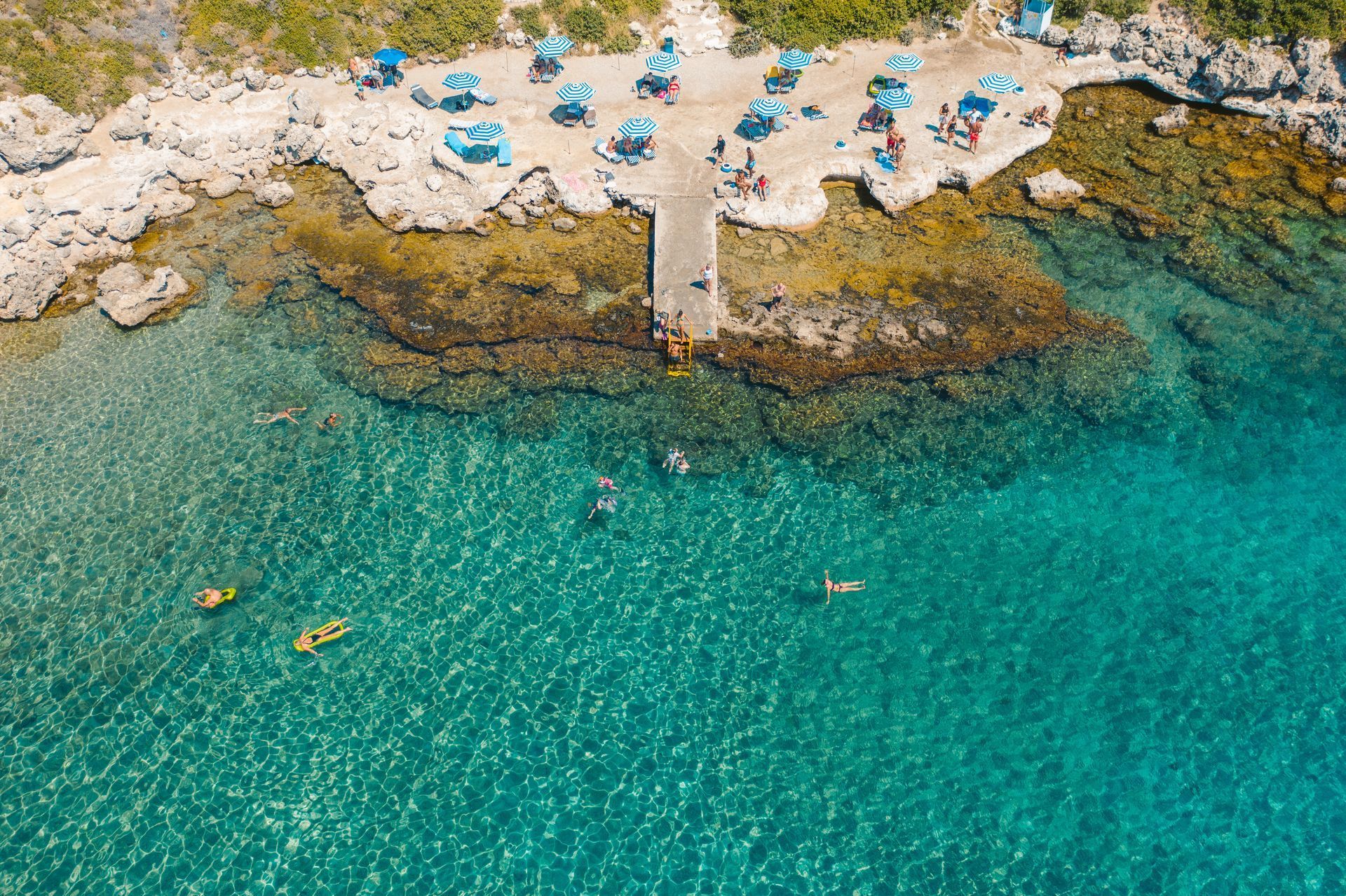 ladiko_strand_nahe_anthony_quinn_bay