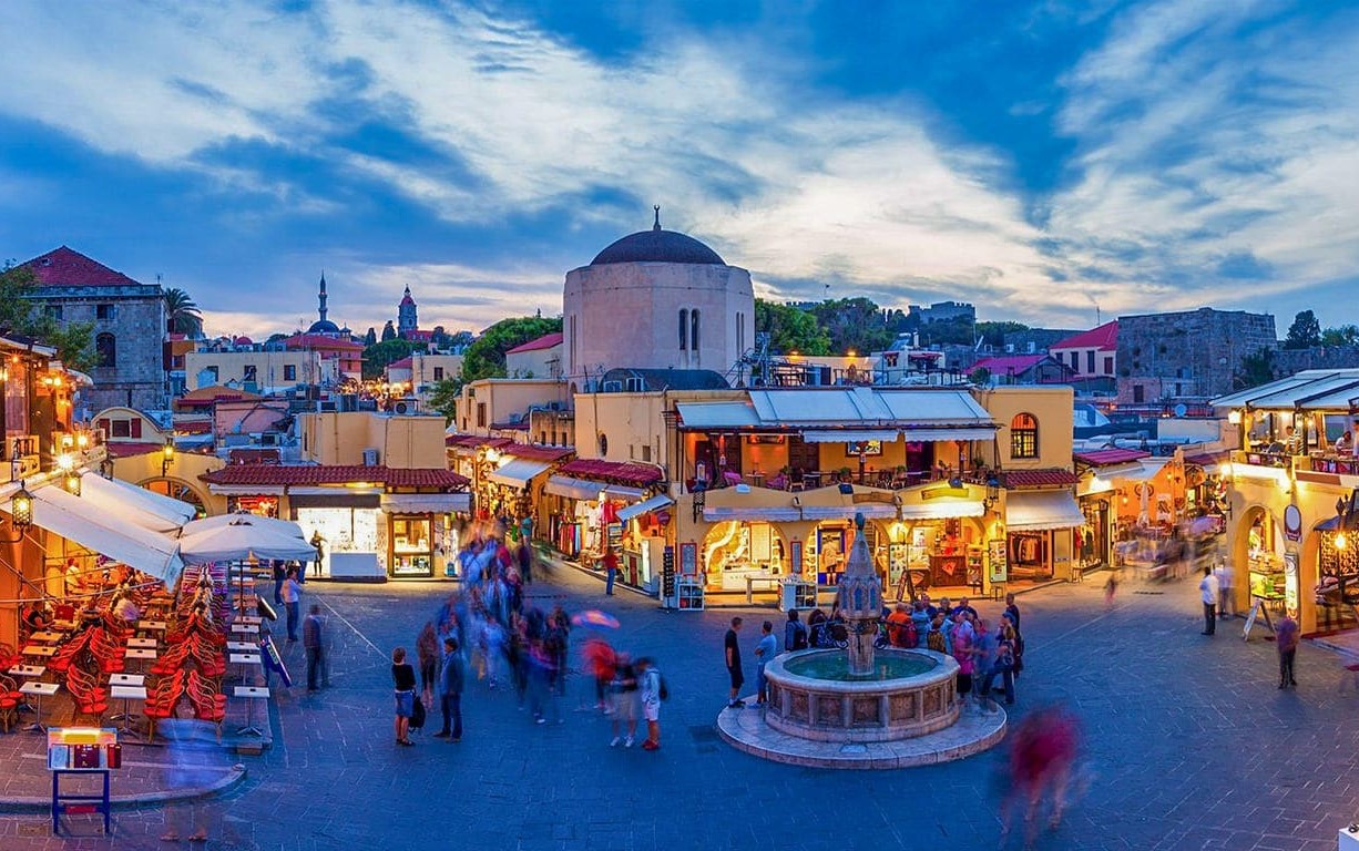 rhodes-old-town-night